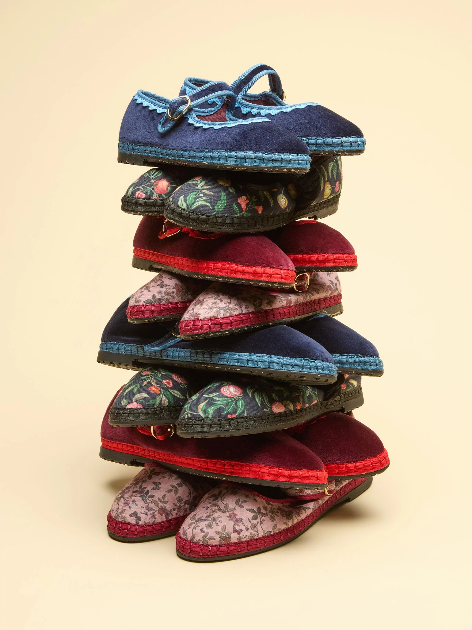 Flabelus x La Coqueta Woman Burgundy Velvet Mary Jane Shoes - Image 3