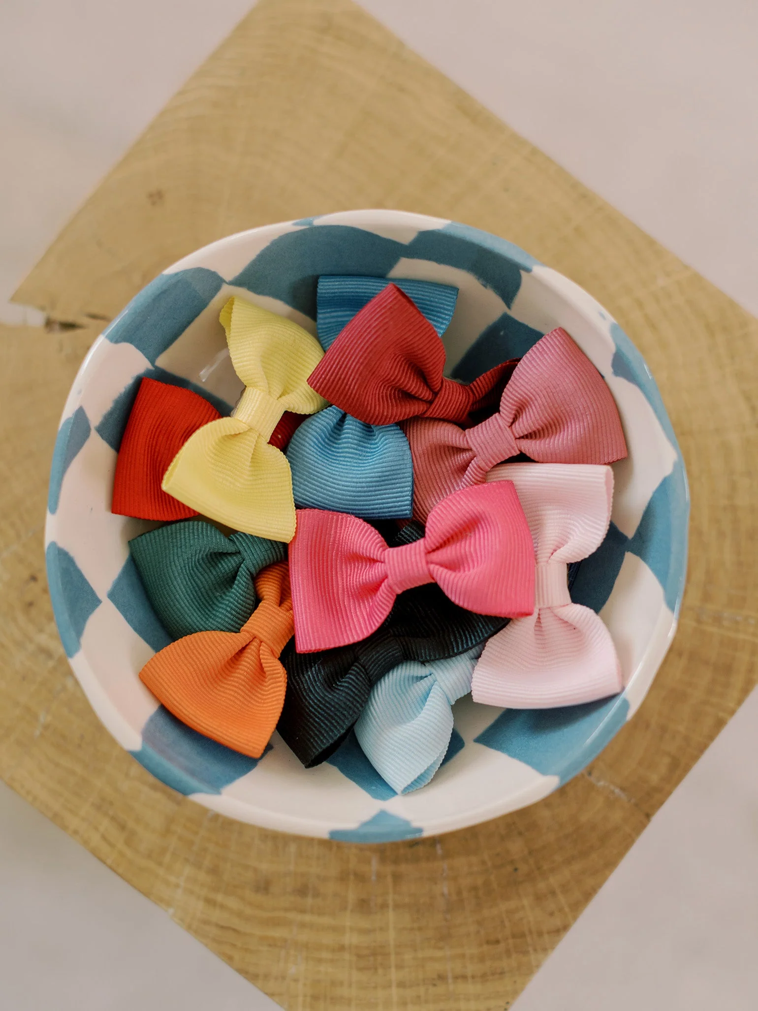 Red Small Bow Girl Clip - Image 6